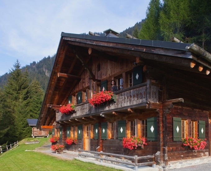 Eine Almh&uuml;tte in den Bergen